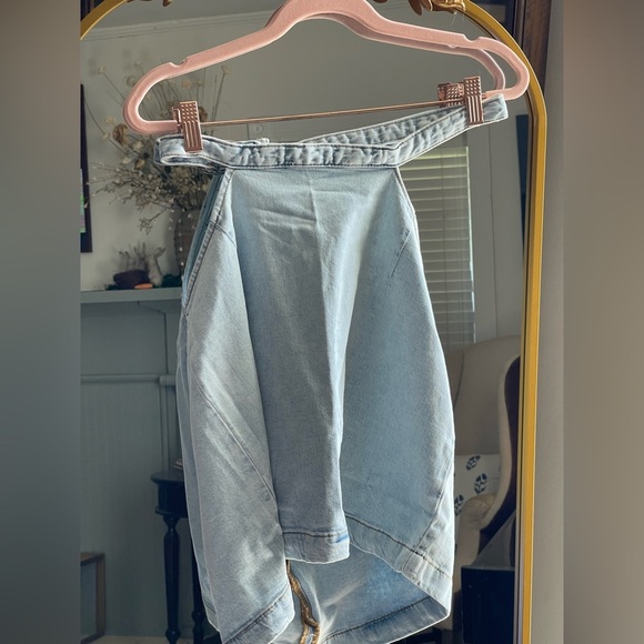 NWT WeWoreWhat Light Blue Denim Cut Out Mini Skirt with Silver Buckle - Picture 7 of 11